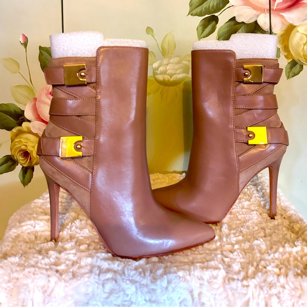 “GUESS by MARCIANO”-ANKLE BOOTS- SIZE -7 wms… NUDE/BEIGE LEATHER AND SUEDE